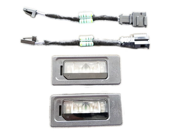 Original Set VW LED Kennzeichenbeleuchtung inkl. Adapter Golf Variant, Polo, Touran, Touareg 7P, Sharan, Audi A4 8K, 3AF943021A