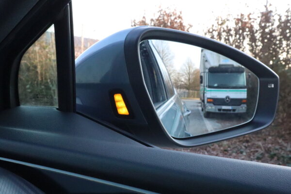 Spurwechselassistent inkl. Ausparkassistent für Audi Q4 F4